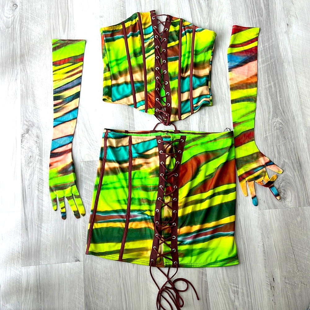 PrettyLittleThing 4 piece Set. NEVER WORN